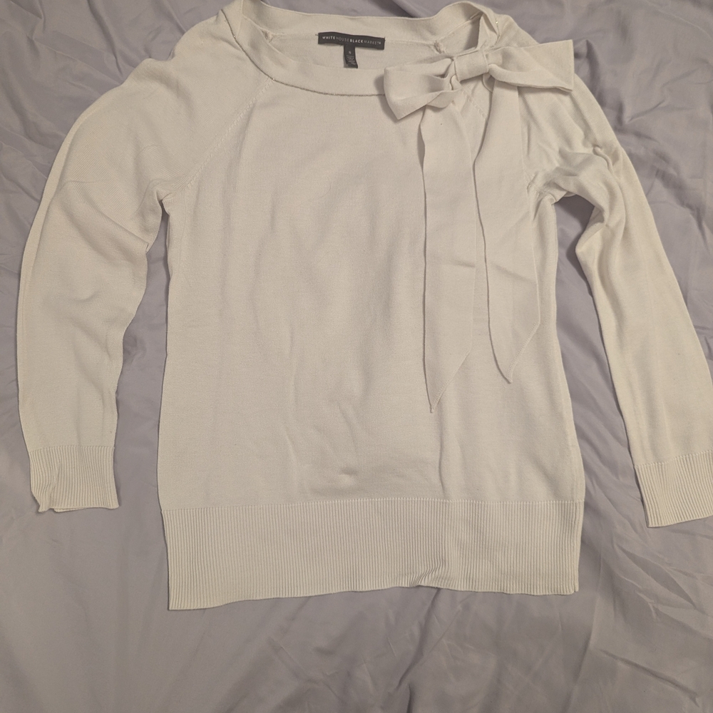 Elegant Women's Sweater with Bow Detail